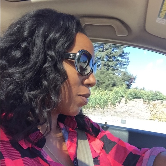 Meet your Posher, Erika - Picture 1 of 1